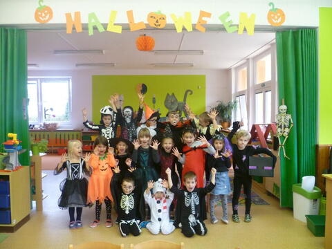 Halloweenský karneval